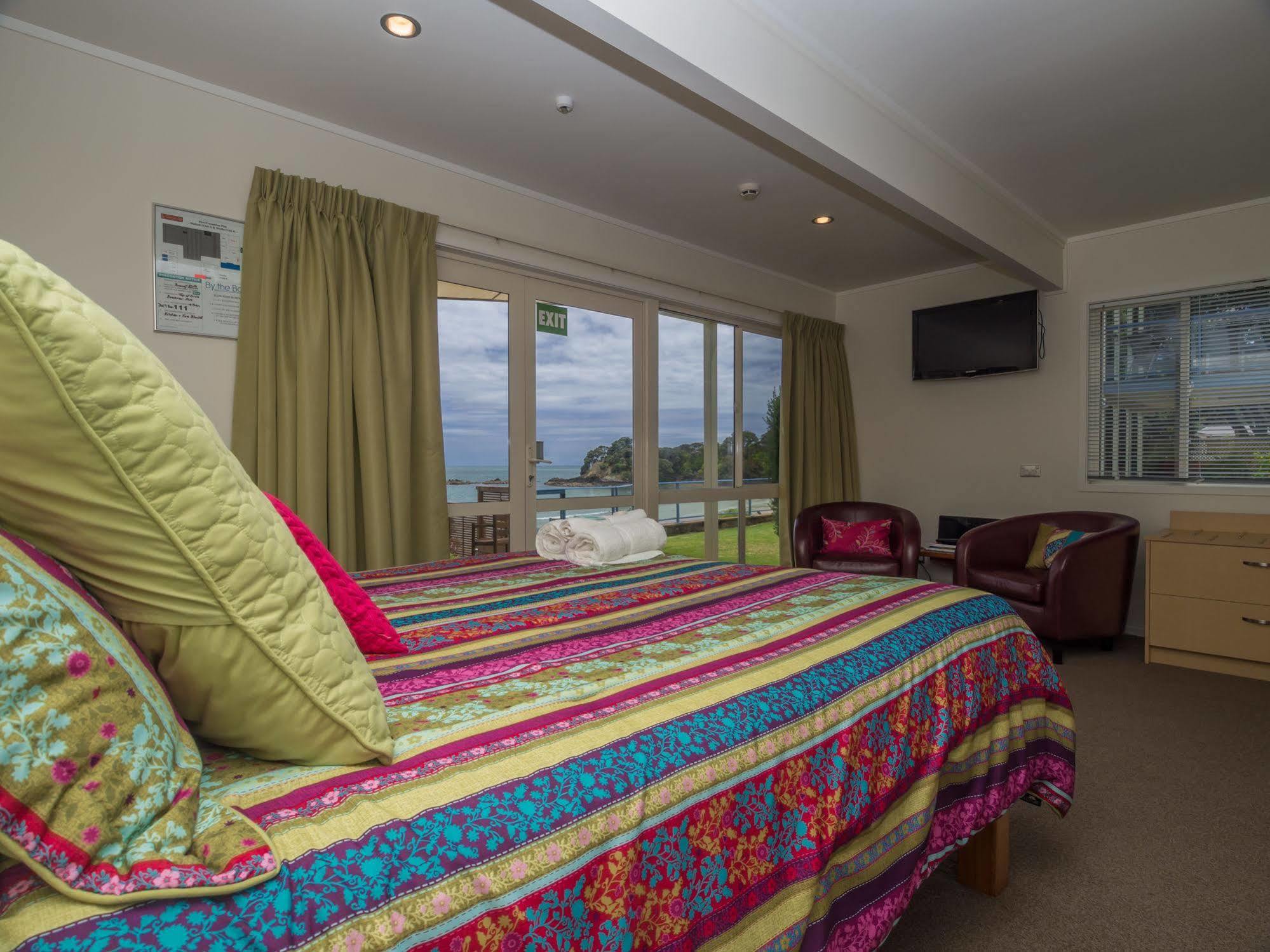 By The Bay Beachfront Apartments Mangonui Esterno foto